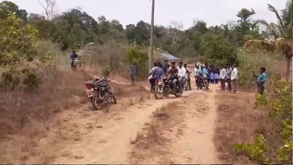  ತುರ್ತಾಗಿ 3 ಕಿಮೀ ರಸ್ತೆಗಾಗಿ ಮನವಿ 