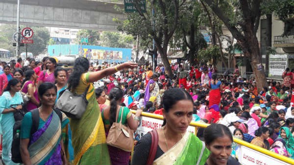 ಬ್ಯಾಂಕ್ ವಿವರಗಳನ್ನು ಸಂಗ್ರಹ ಬ್ಯಾಂಕ್ ವಿವರಗಳನ್ನು ಸಂಗ್ರಹ