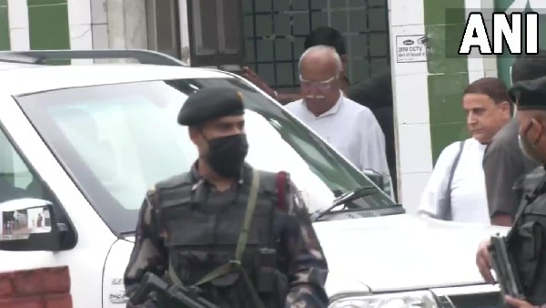 ಮೊದಲ ಬಾರಿಗೆ ಮದರಸಾವೊಂದಕ್ಕೆ ಮೋಹನ್ ಭಾಗವತ್ ಭೇಟಿ ಮೊದಲ ಬಾರಿಗೆ ಮದರಸಾವೊಂದಕ್ಕೆ ಮೋಹನ್ ಭಾಗವತ್ ಭೇಟಿ