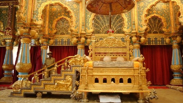 ರಾಜವೈಭವದ ಪ್ರತೀಕ ಸಿಂಹಾಸನ 