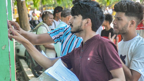 ನೀಟ್ ಪರೀಕ್ಷೆ ಎರಡನೇ ಬಾರಿ ಪಾಸ್ 