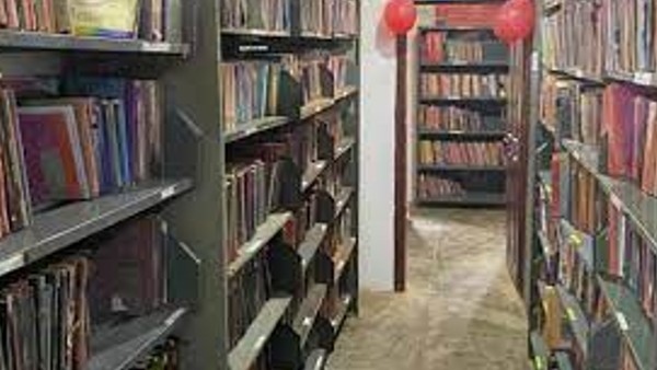 Bangalore South East Division Hulimavu police station have Library, now read book at station