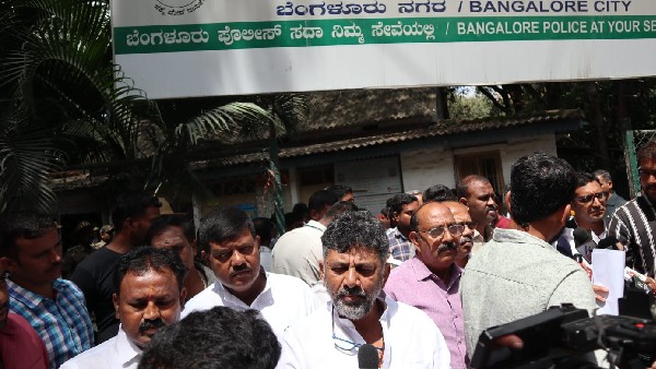 ನಾಳೆ ನಮ್ಮ ಎಲ್ಲಾ ಶಾಸಕರು ಸೇರಿ ಪೋಸ್ಟರ್ ಅಂಟಿಸುತ್ತೇವೆ! 