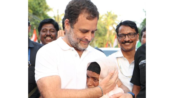ತಾಯಿಯೊಬ್ಬರನ್ನು ಎದೆಗಪ್ಪಿಕೊಂಡು ಸಂತೈಸಿದ ರಾಜಕುಮಾರ 