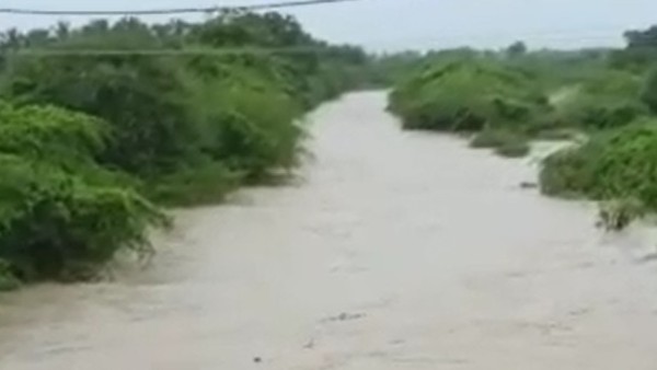  ನೀರಿನಲ್ಲಿ ಮುಳುಗಿದ ಹುಬ್ಬಳ್ಳಿ ರೈತರ ಬದುಕು