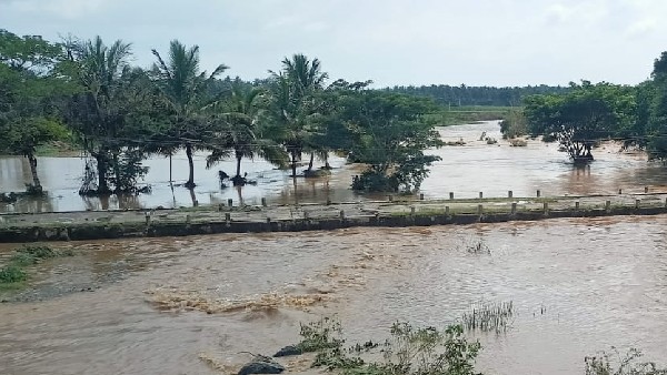  ಮಾಯಕೊಂಡದ ರಸ್ತೆಗಳು ಜಲಾವೃತ 