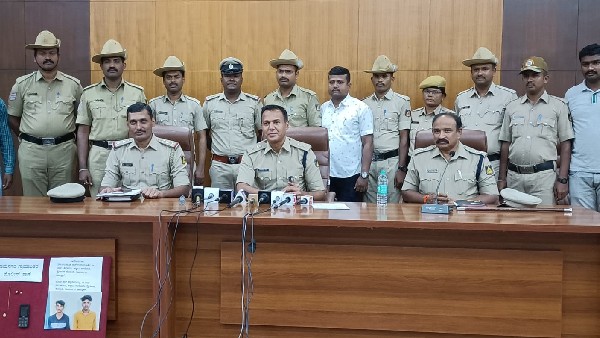  ಸ್ನೇಹಿತರೊಂದಿಗೆ ಸೇರಿನ ಕೊಲೆ 