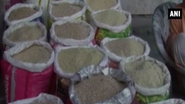 ಹುಳು ತಿನ್ನುತ್ತಿದೆ 7,50,000 ಟನ್ ಬಿಳಿ ಅಕ್ಕಿ ಹುಳು ತಿನ್ನುತ್ತಿದೆ 7,50,000 ಟನ್ ಬಿಳಿ ಅಕ್ಕಿ