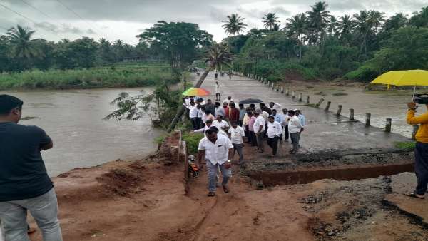 How BJP leaders dancing on Janotsava programme, DK Suresh questioned 