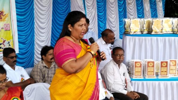 ಕಳೆದ ಬಾರಿ ತ್ರಿಕೋನ ಸ್ಪರ್ಧೆ