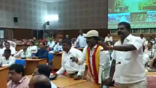 Minister Somanna Disagrees with the Officials in the Flood Relief Meeting