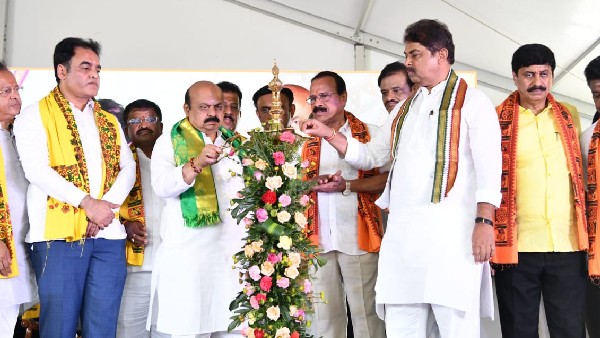 ವಿಮಾನ ನಿಲ್ದಾಣದಲ್ಲಿ 