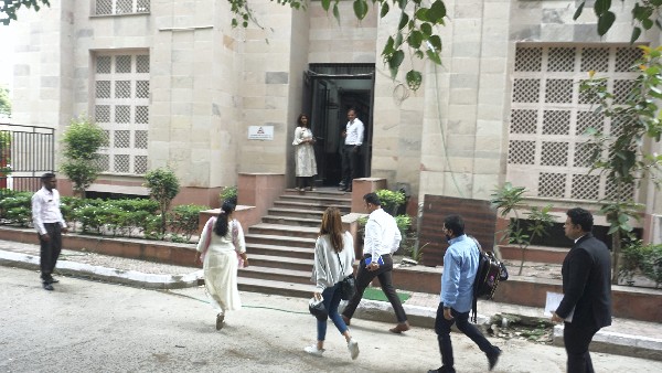 ತಾನು ಜಯಲಲಿತಾ ಸಂಬಂಧಿ ಎಂದು ಪರಿಚಯಿಸಿಕೊಂಡಿದ್ದ ಸುಕೇಶ್ ತಾನು ಜಯಲಲಿತಾ ಸಂಬಂಧಿ ಎಂದು ಪರಿಚಯಿಸಿಕೊಂಡಿದ್ದ ಸುಕೇಶ್