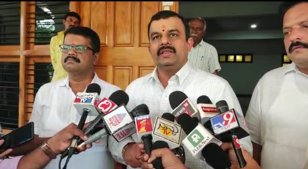 Minister Sunil Kumar outraged against Siddaramaiah over PayCM campaign