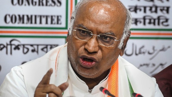  ಮಲ್ಲಿಕಾರ್ಜುನ ಖರ್ಗೆ ಮತ್ತು ಅವರ ಕುಟುಂಬ