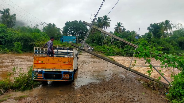 ಜಮೀನುಗಳಿಗೆ ನುಗ್ಗಿದ ಮಳೆ ನೀರು