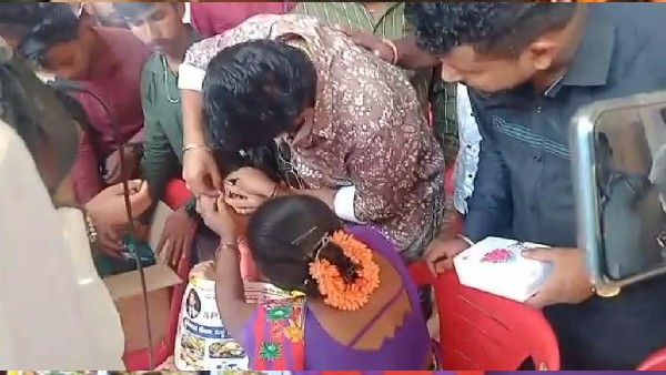 Hubballi Puneeth Rajkumar Fans Donate Ear aid Machine To 50 Members