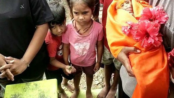 ಹುಬ್ಬಳ್ಳಿಗೆ ತೆರಳುವ ಮಾರ್ಗ ಮಧ್ಯದಲ್ಲಿ ರಾಮು ಸಾವು ಹುಬ್ಬಳ್ಳಿಗೆ ತೆರಳುವ ಮಾರ್ಗ ಮಧ್ಯದಲ್ಲಿ ರಾಮು ಸಾವು