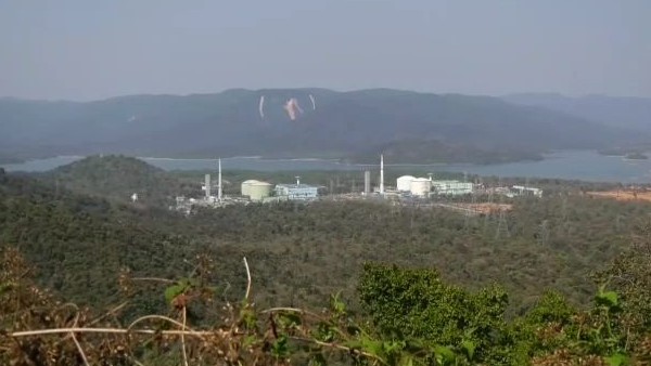 ಜನರ ವಿರೋಧದ ನಡುವೆಯೂ ಅನುಮತಿ ಜನರ ವಿರೋಧದ ನಡುವೆಯೂ ಅನುಮತಿ