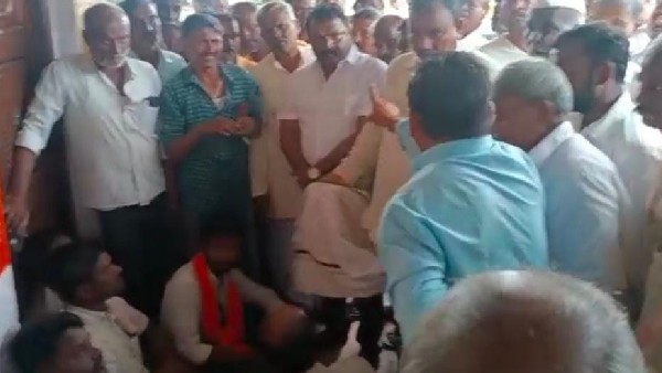 Lakshmeswara; Shigli villagers lock Gram Panchayat for demanding road