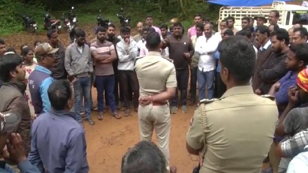 ಅರಣ್ಯ ಇಲಾಖೆ ವಿರುದ್ಧ ಜನಾಕ್ರೋಶ ಅರಣ್ಯ ಇಲಾಖೆ ವಿರುದ್ಧ ಜನಾಕ್ರೋಶ