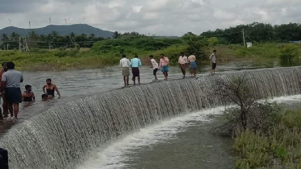 ನೀರಿನ ಸೌಲಭ್ಯ ಪಡೆದಿರುವ ಕೃಷಿ ಭೂಮಿಗಳು ನೀರಿನ ಸೌಲಭ್ಯ ಪಡೆದಿರುವ ಕೃಷಿ ಭೂಮಿಗಳು