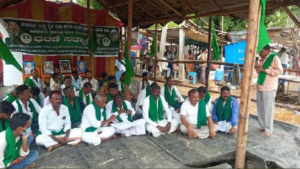 ಈಗಿನಿಂದಲೇ ರಾಜಕೀಯ ಅಖಾಡಕ್ಕೆ ಸಿದ್ಧತೆ ಈಗಿನಿಂದಲೇ ರಾಜಕೀಯ ಅಖಾಡಕ್ಕೆ ಸಿದ್ಧತೆ