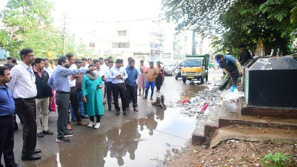 ಲಿಂಗರಾಜಪುರ ಮೇಲ್ಸೇತುವೆಯಲ್ಲಿ ಸಂಚಾರಕ್ಕೆ ತೊಂದರೆ