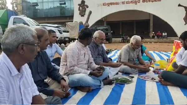 ಗ್ರಹಣ ಸಂದರ್ಭದಲ್ಲಿ ಆಹಾರ ವಿತರಣೆ ಗ್ರಹಣ ಸಂದರ್ಭದಲ್ಲಿ ಆಹಾರ ವಿತರಣೆ