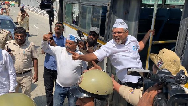 Pothole Issue Attempt to lock BBMP office AAP Workers Arrested