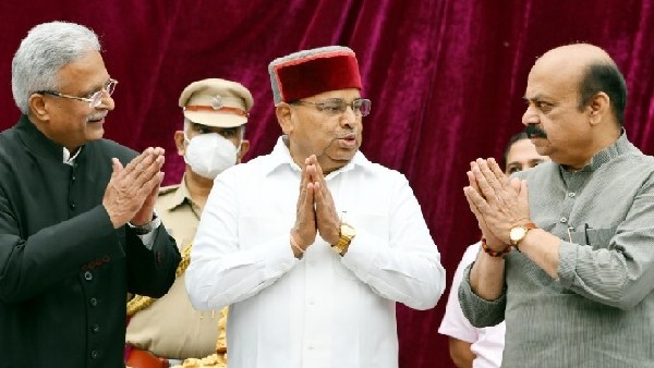 ಸೇವಾ ಹಿರಿತನ ಆಧಾರದಲ್ಲಿ ವರ್ಗಾವಣೆ ಮಾಡಬೇಕು ಸೇವಾ ಹಿರಿತನ ಆಧಾರದಲ್ಲಿ ವರ್ಗಾವಣೆ ಮಾಡಬೇಕು