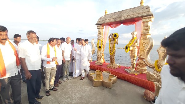 Veerendra Heggade To Inaugurate Kumbh Mela In Ambigarahalli Triveni Sangama