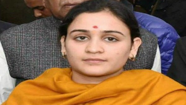 ಬಿಜೆಪಿಯಲ್ಲಿ ಕಿರಿಯ ಸೊಸೆ ಅಪರ್ಣಾ ಯಾದವ್ ಬಿಜೆಪಿಯಲ್ಲಿ ಕಿರಿಯ ಸೊಸೆ ಅಪರ್ಣಾ ಯಾದವ್