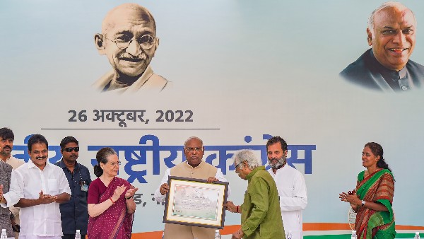 ಮಲ್ಲಿಕಾರ್ಜುನ ಖರ್ಗೆಗೆ ಅಧಿಕಾರ ಸ್ವೀಕಾರ 