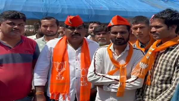 ಕೇಜ್ರಿವಾಲ್ ಅನ್ನು ಊಟಕ್ಕೆ ಕರೆದಿದ್ದೇಕೆ ಆಟೋ ಚಾಲಕ? ಕೇಜ್ರಿವಾಲ್ ಅನ್ನು ಊಟಕ್ಕೆ ಕರೆದಿದ್ದೇಕೆ ಆಟೋ ಚಾಲಕ?