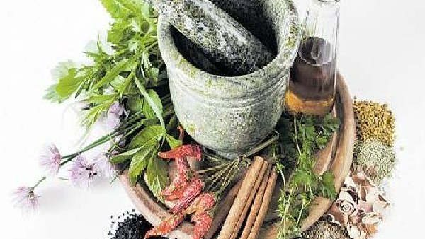 ಗಿಡ ಮೂಲಿಕೆ , ತೈಲ ಮಿಶ್ರಣದಿಂದ ಔಷಧ ಗಿಡ ಮೂಲಿಕೆ , ತೈಲ ಮಿಶ್ರಣದಿಂದ ಔಷಧ