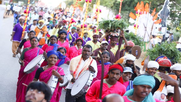 Bharat Jodo Yatra Resumes from Challakere Town, Chitradurga
