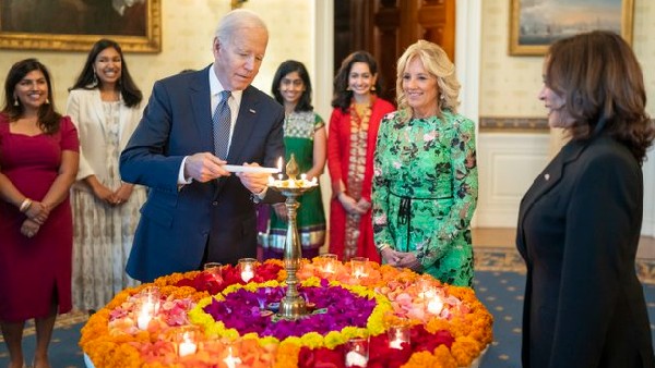 ಗೌರವ ಮತ್ತು ಸಂಪ್ರದಾಯವನ್ನು ಆಚರಿಸಲು ಸ್ಥಳ ಗೌರವ ಮತ್ತು ಸಂಪ್ರದಾಯವನ್ನು ಆಚರಿಸಲು ಸ್ಥಳ