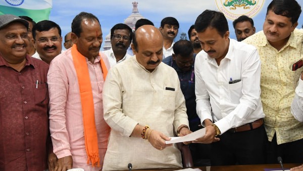 Karnataka government employees Rs.100 crore donation for Punyakoti Dattu Yojana