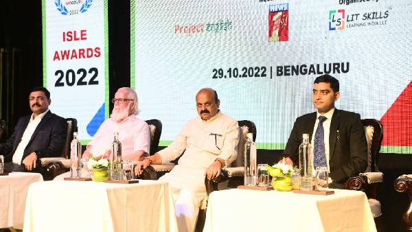 ಭಾರತದಲ್ಲಿ ಸಾಂಪ್ರದಾಯಿಕ ಮಾದರಿಯ ಶಿಕ್ಷಣವಿದೆ
