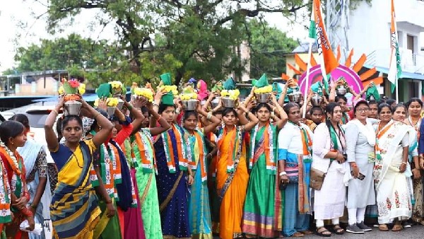 Bharat Jodo Yatra Resumes with from Bommagondanahalli to Konasagara, Chitradurga District 