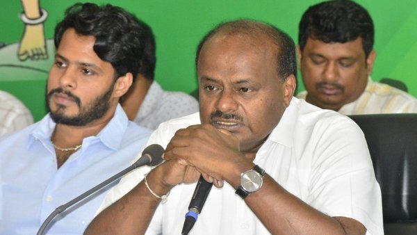 ಶಾಮತಿಯುತವಾಗಿ ಪ್ರತಿಭಟಿಸುತ್ತಿದ್ದವರ ಮೇಲೆ ಲಾಠಿಚಾರ್ಜ್