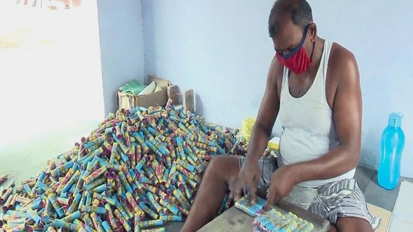 Fireworks ban: 1.5 lakh people become jobless 