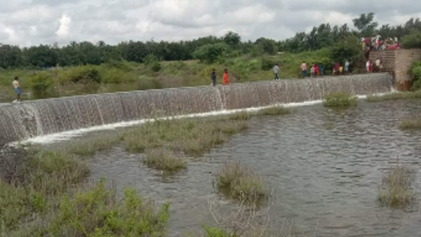  ಕೋಡಿ ಬಿದ್ದ ಬಹುತೇಕ ಕೆರೆ