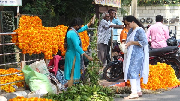  ಶಿವಮೊಗ್ಗದಲ್ಲಿ ಹೂ, ಹಣ್ಣಿನ ದರ 