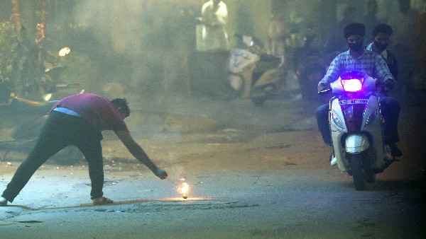 ದೆಹಲಿಯಲ್ಲಿ ಪಟಾಕಿ ಹೊಡೆದರೆ ಜೈಲು ಶಿಕ್ಷೆ ಪಕ್ಕಾ! 