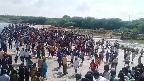 ಡಿಜೆ ಸೌಂಡ್ಗೆ ಹೆಜ್ಜೆ ಹಾಕಿದ ನಾಯಕರು ಡಿಜೆ ಸೌಂಡ್ಗೆ ಹೆಜ್ಜೆ ಹಾಕಿದ ನಾಯಕರು