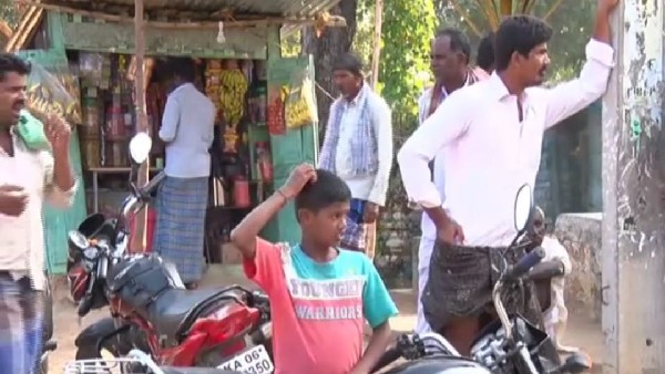 ಗ್ರಾಮದ ಹಿರಿಯರಿಗೆ ಯುವಕರ ಸವಾಲು ಗ್ರಾಮದ ಹಿರಿಯರಿಗೆ ಯುವಕರ ಸವಾಲು