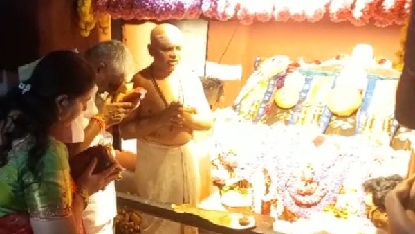  ಸರದಿಯಲ್ಲಿ ನಿಂತು ದರ್ಶನ ಪಡೆದ ಭಕ್ತರು 