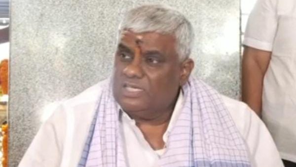  ದೇವಿ ದರ್ಶನ ಪಡೆಯಲು ನೆರೆದಿದ್ದ ಭಕ್ತಸಾಗರ 